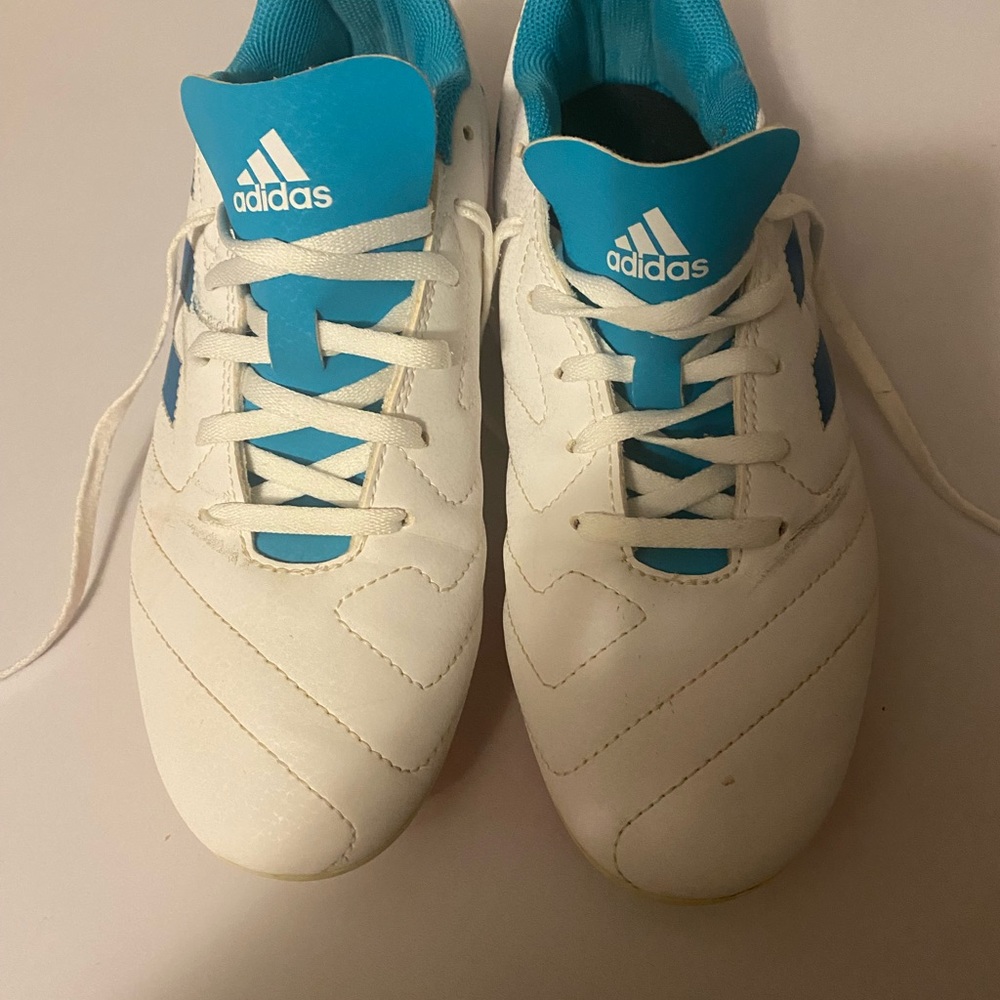 Soccer cleats